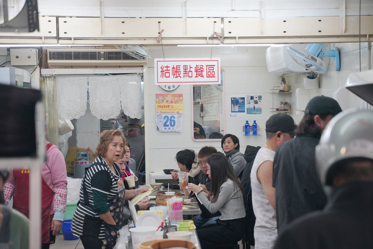 【六一一豆漿店】中壢老字號中式早餐專賣店 萬利市場平價美食 美味必點小籠湯包/油條蛋餅