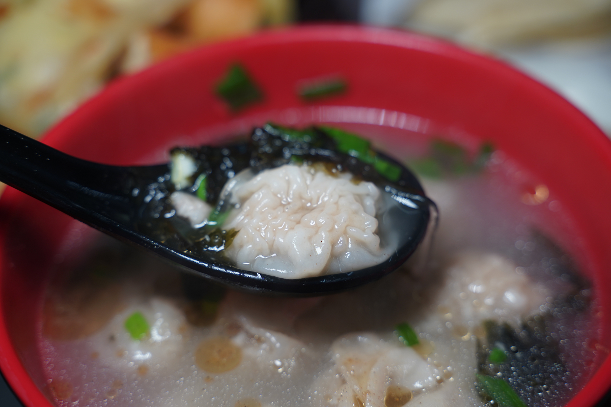 【六一一豆漿店】中壢老字號中式早餐專賣店 萬利市場平價美食 美味必點小籠湯包/油條蛋餅