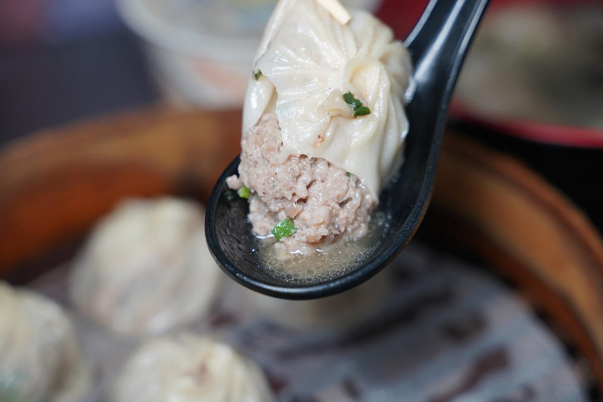 【六一一豆漿店】中壢老字號中式早餐專賣店 萬利市場平價美食 美味必點小籠湯包/油條蛋餅