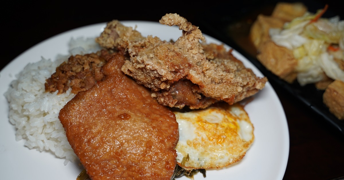 [食記] 澎湖在地40年老店 馬路益燒肉飯