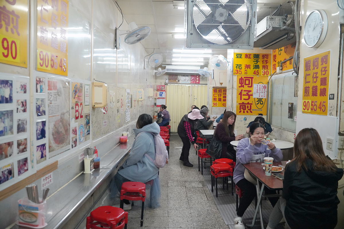 【正兆蚵仔煎】豐原廟東夜市美食推薦 濃郁花生醬蚵仔煎必點 豐富食材真材實料 大顆蚵仔+韭菜末 - 第4張圖 【正兆蚵仔煎】豐原廟東夜市美食推薦 濃郁花生醬蚵仔煎必點 豐富食材真材實料 大顆蚵仔+韭菜末