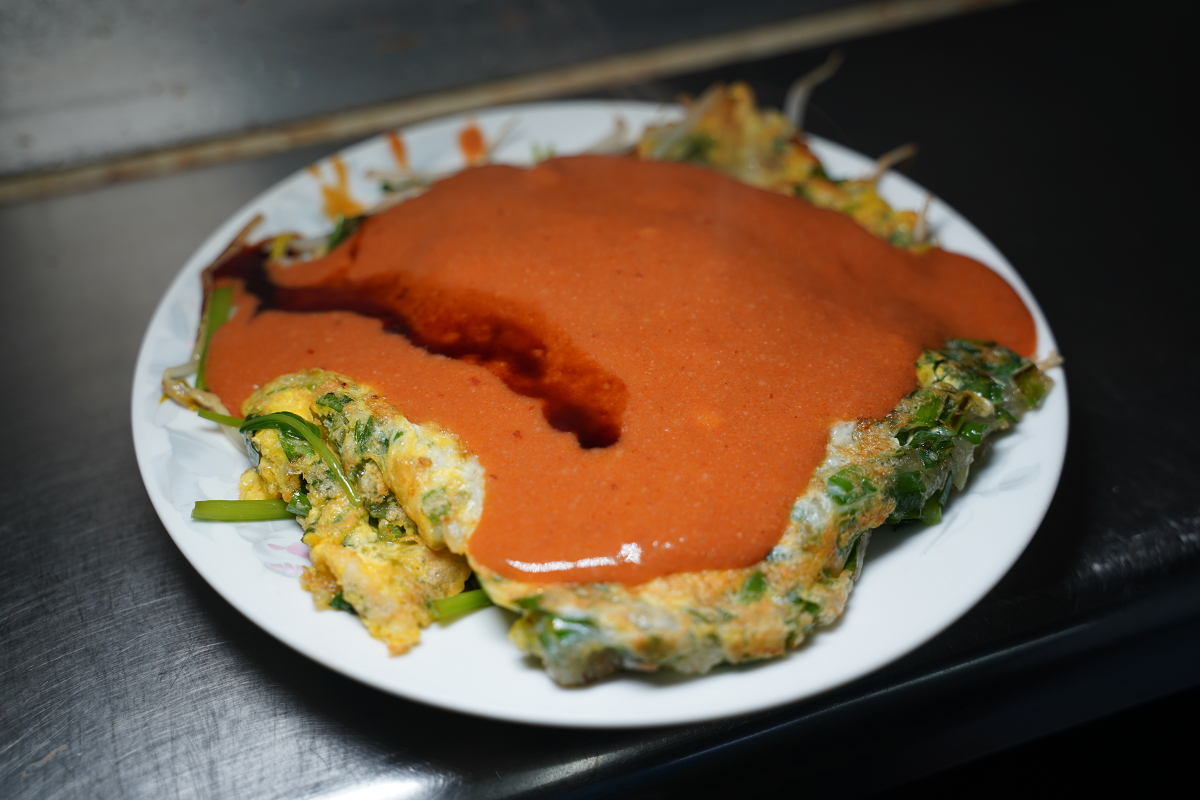 【正兆蚵仔煎】豐原廟東夜市美食推薦 濃郁花生醬蚵仔煎必點 豐富食材真材實料 大顆蚵仔+韭菜末 - 第5張圖 【正兆蚵仔煎】豐原廟東夜市美食推薦 濃郁花生醬蚵仔煎必點 豐富食材真材實料 大顆蚵仔+韭菜末