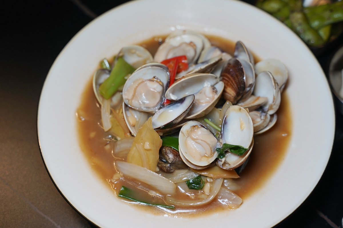 【羊騷殿台北忠孝店】台北東區串燒店推薦 自動旋轉燒烤超方便 人氣必點羊肉串/紅燒帶皮羊肉爐 - 第20張圖 【羊騷殿台北忠孝店】台北東區串燒店推薦 自動旋轉燒烤超方便 人氣必點羊肉串/紅燒帶皮羊肉爐