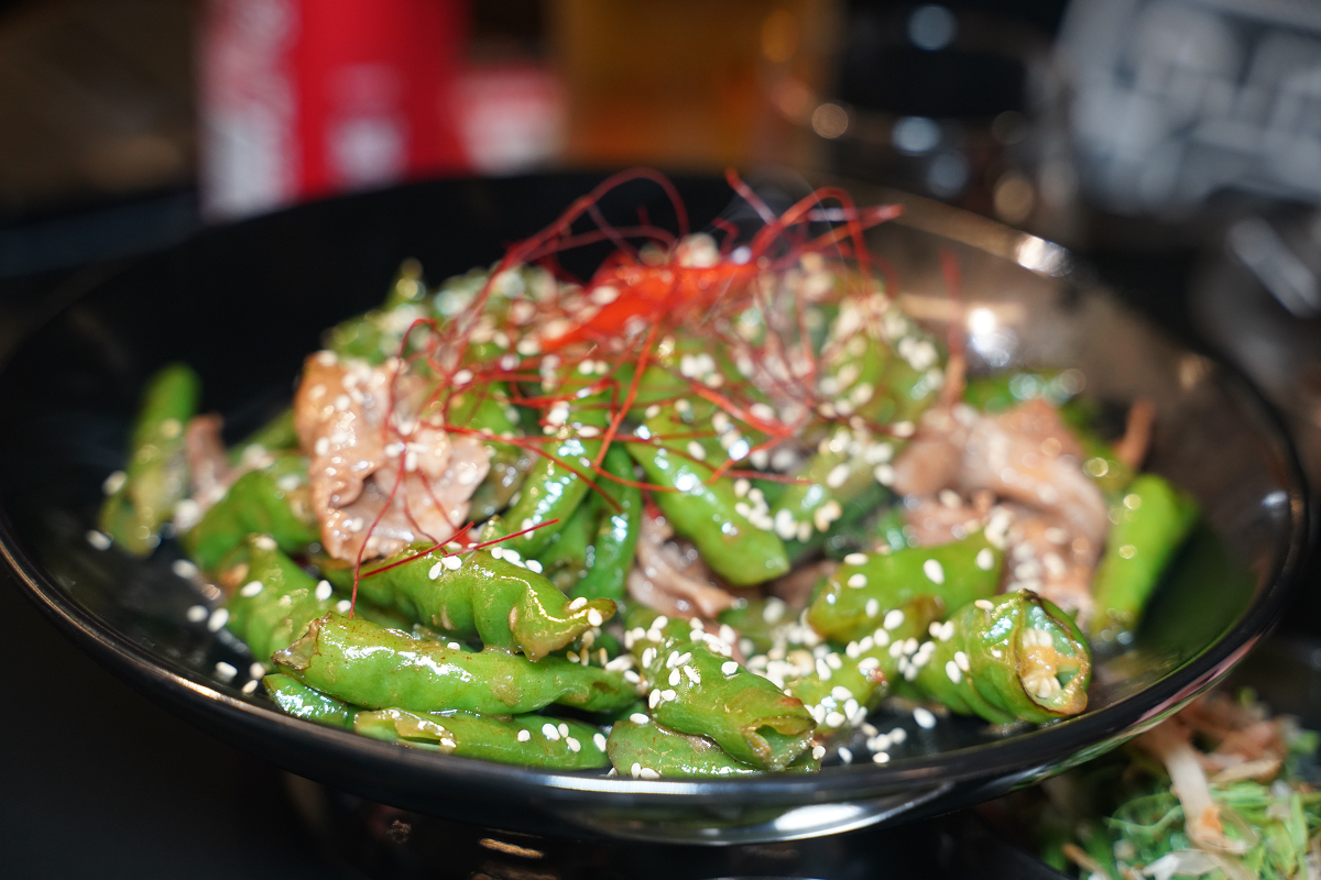 【羊騷殿台北忠孝店】台北東區串燒店推薦 自動旋轉燒烤超方便 人氣必點羊肉串/紅燒帶皮羊肉爐 - 第23張圖 【羊騷殿台北忠孝店】台北東區串燒店推薦 自動旋轉燒烤超方便 人氣必點羊肉串/紅燒帶皮羊肉爐