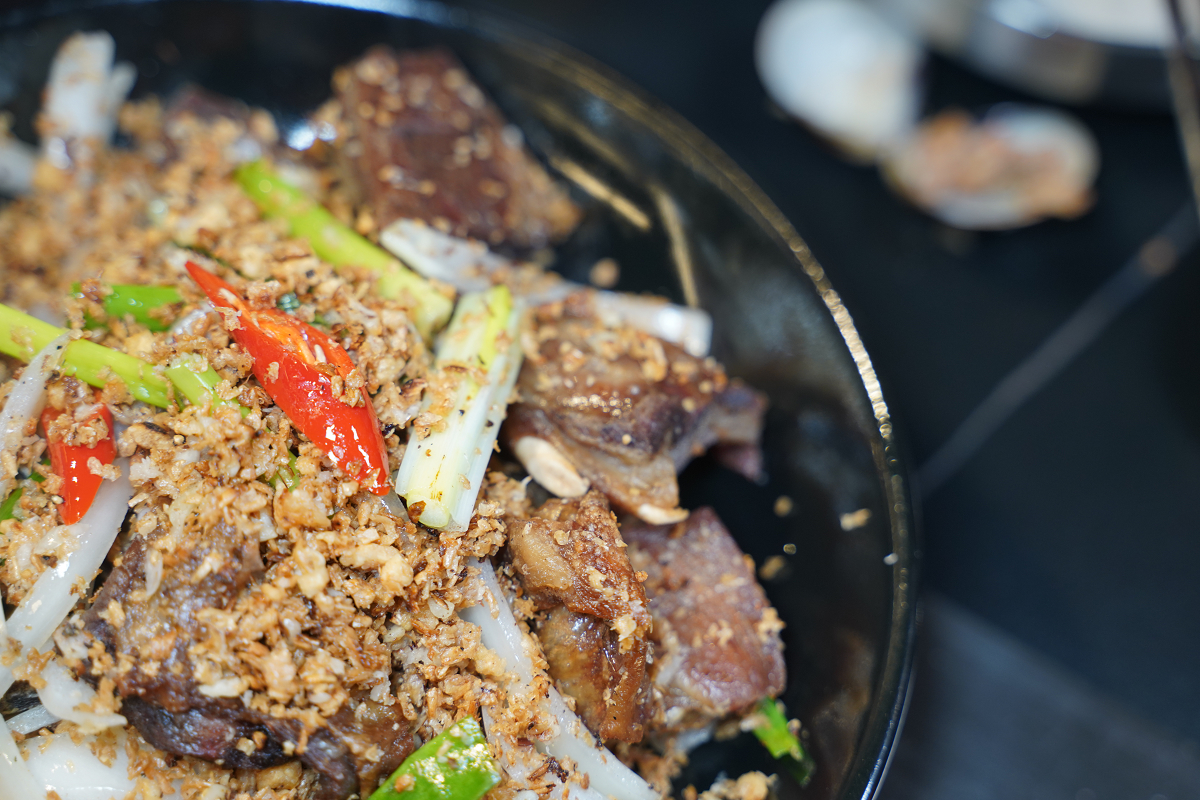 【羊騷殿台北忠孝店】台北東區串燒店推薦 自動旋轉燒烤超方便 人氣必點羊肉串/紅燒帶皮羊肉爐 - 第28張圖 【羊騷殿台北忠孝店】台北東區串燒店推薦 自動旋轉燒烤超方便 人氣必點羊肉串/紅燒帶皮羊肉爐