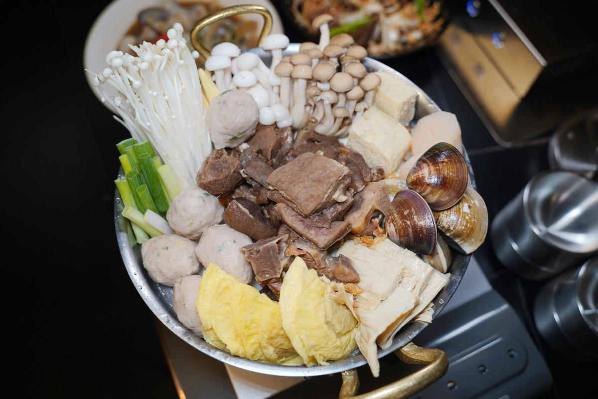 【羊騷殿台北忠孝店】台北東區串燒店推薦 自動旋轉燒烤超方便 人氣必點羊肉串/紅燒帶皮羊肉爐 - 第29張圖 【羊騷殿台北忠孝店】台北東區串燒店推薦 自動旋轉燒烤超方便 人氣必點羊肉串/紅燒帶皮羊肉爐