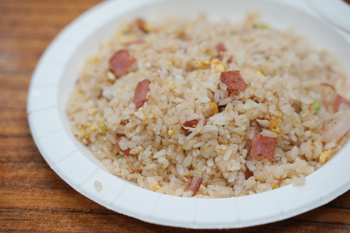 【桃園60元雞排飯】桃園火車站巷弄平價小吃 桃園市區無名小吃店 各式炒飯炒麵炒米粉炒冬粉