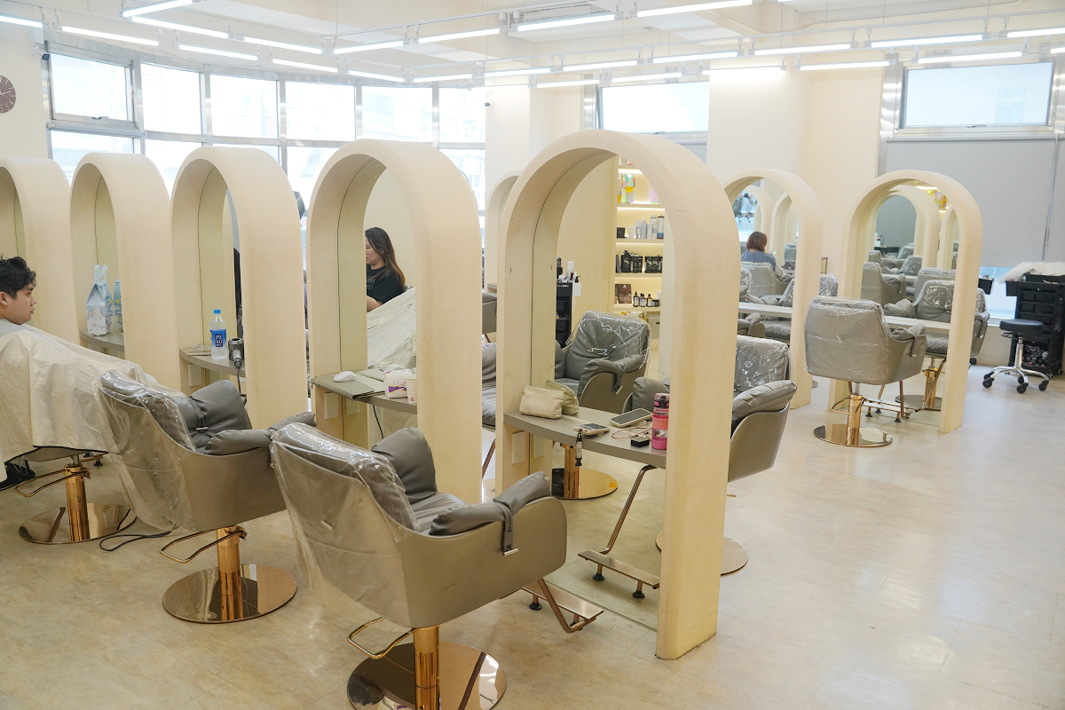 【TiAM Hair 桃園民生店】桃園染髮推薦 桃園火車站人氣美髮沙龍 激推全能設計師REX