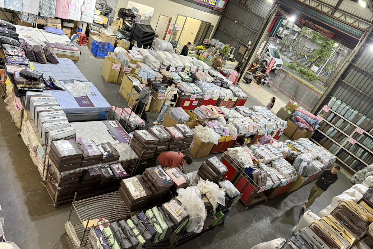 【宏海寢具年度廠拍特賣會】北台灣最大寢具特賣 價格全面下殺一件不留 石墨烯羊毛被/天然乳膠枕排隊價只要399元