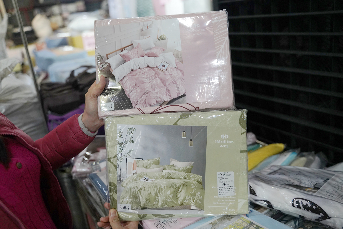 【宏海寢具年度廠拍特賣會】北台灣最大寢具特賣 價格全面下殺一件不留 石墨烯羊毛被/天然乳膠枕排隊價只要399元