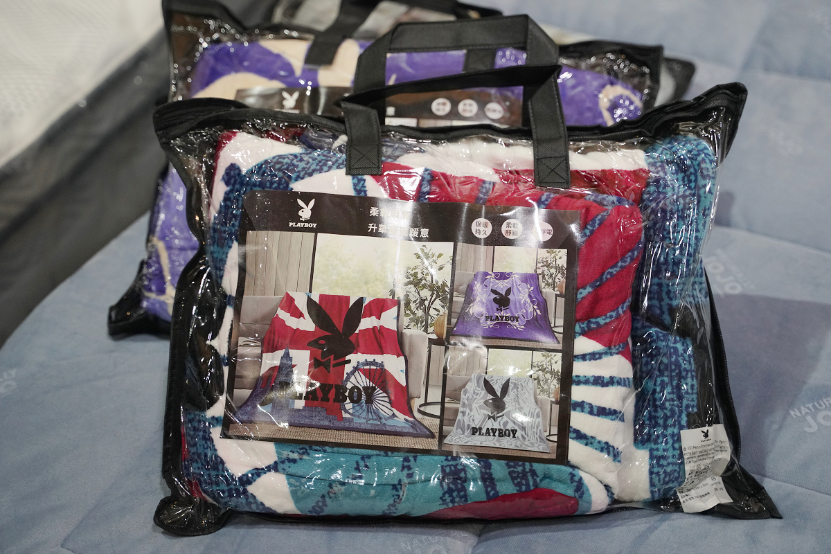 【宏海寢具年度廠拍特賣會】北台灣最大寢具特賣 價格全面下殺一件不留 石墨烯羊毛被/天然乳膠枕排隊價只要399元