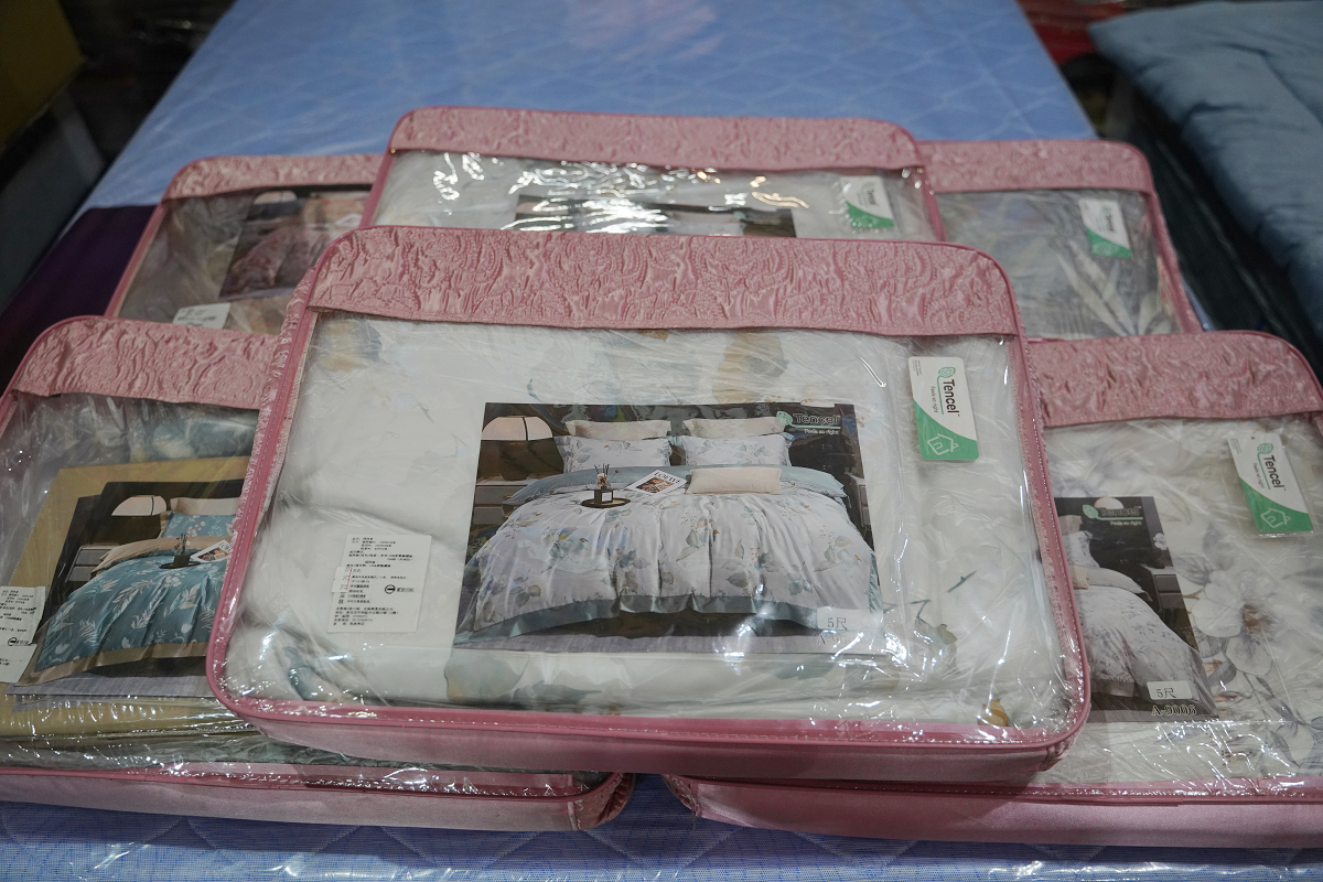 【宏海寢具年度廠拍特賣會】北台灣最大寢具特賣 價格全面下殺一件不留 石墨烯羊毛被/天然乳膠枕排隊價只要399元