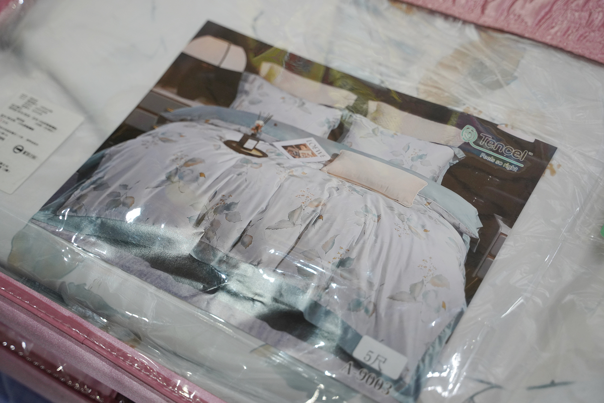 【宏海寢具年度廠拍特賣會】北台灣最大寢具特賣 價格全面下殺一件不留 石墨烯羊毛被/天然乳膠枕排隊價只要399元