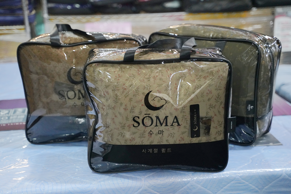 【宏海寢具年度廠拍特賣會】北台灣最大寢具特賣 價格全面下殺一件不留 石墨烯羊毛被/天然乳膠枕排隊價只要399元