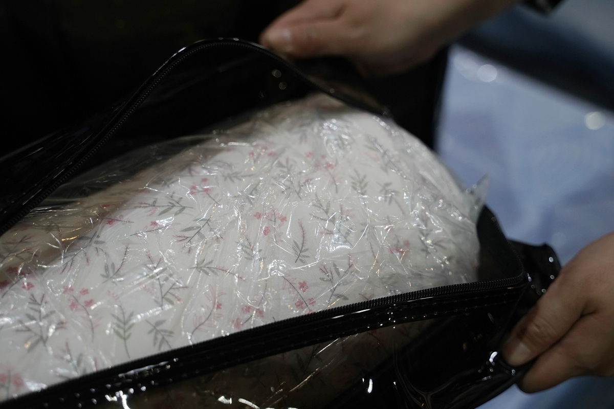 【宏海寢具年度廠拍特賣會】北台灣最大寢具特賣 價格全面下殺一件不留 石墨烯羊毛被/天然乳膠枕排隊價只要399元