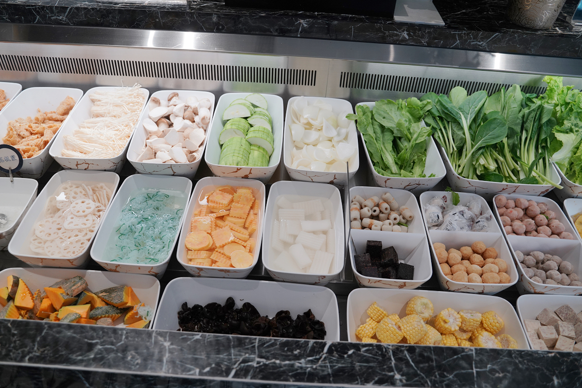 【貝斯鍋物】三重超狂火鍋店豐富自助吧吃到飽 平日下午限定肉量升級不加價 免費室內停車場 - 第7張圖 【貝斯鍋物】三重超狂火鍋店豐富自助吧吃到飽 平日下午限定肉量升級不加價 免費室內停車場