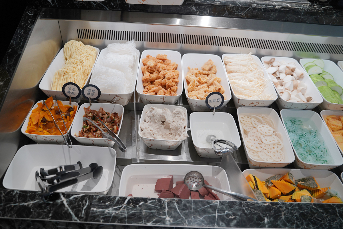 【貝斯鍋物】三重超狂火鍋店豐富自助吧吃到飽 平日下午限定肉量升級不加價 免費室內停車場 - 第8張圖 【貝斯鍋物】三重超狂火鍋店豐富自助吧吃到飽 平日下午限定肉量升級不加價 免費室內停車場