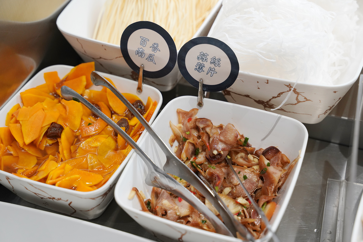 【貝斯鍋物】三重超狂火鍋店豐富自助吧吃到飽 平日下午限定肉量升級不加價 免費室內停車場 - 第10張圖 【貝斯鍋物】三重超狂火鍋店豐富自助吧吃到飽 平日下午限定肉量升級不加價 免費室內停車場