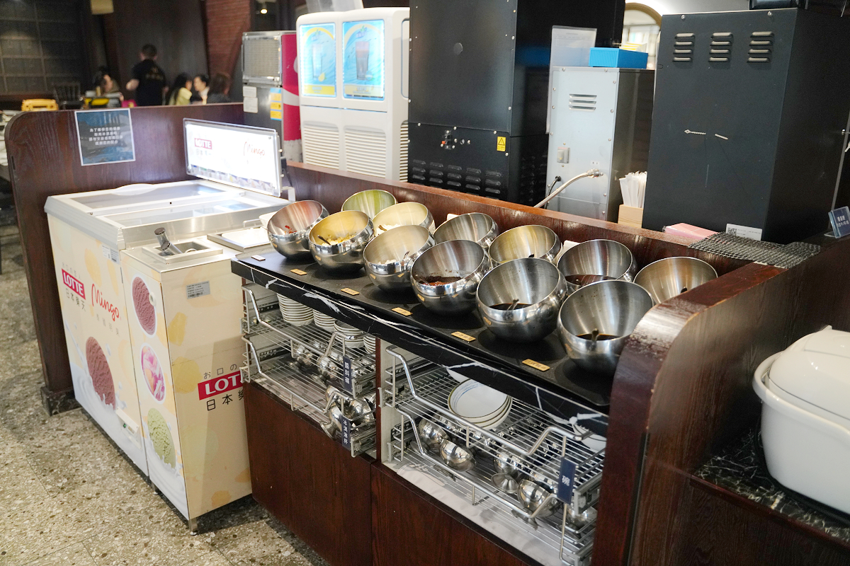 【貝斯鍋物】三重超狂火鍋店豐富自助吧吃到飽 平日下午限定肉量升級不加價 免費室內停車場 - 第16張圖 【貝斯鍋物】三重超狂火鍋店豐富自助吧吃到飽 平日下午限定肉量升級不加價 免費室內停車場