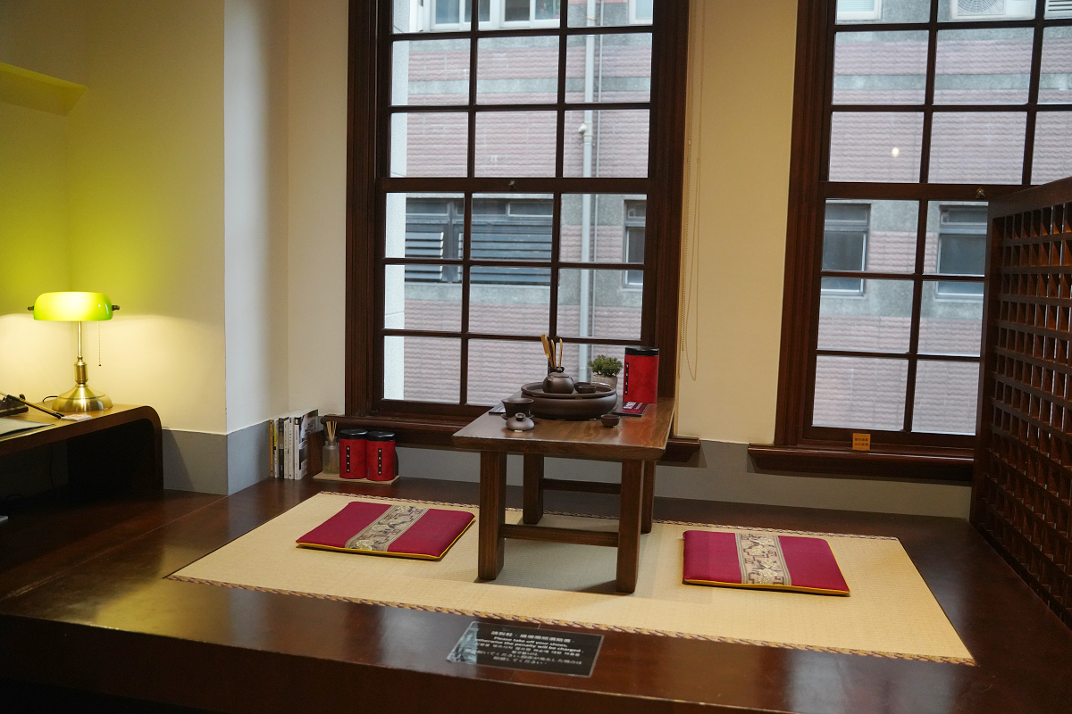 【大稻埕遊客中心】免費復古服飾換裝體驗 客安中藥行/春生喫茶店/稻江公學校/永樂燈苑網美景點