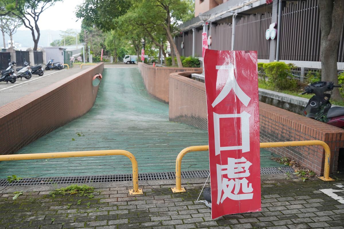 【UNDER ARMOUR全台巡迴原廠出清板橋場】總公司原廠下殺特賣只有19天 最低21折比門市還便宜 - 第3張圖