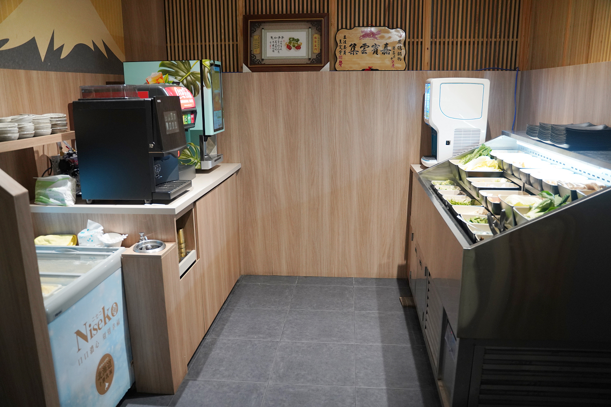 【灰鴿/鍋南屯店】台中南屯火鍋推薦 台中火鍋十大名店 自助吧無限量供應 壽星當日幾歲送幾隻蝦