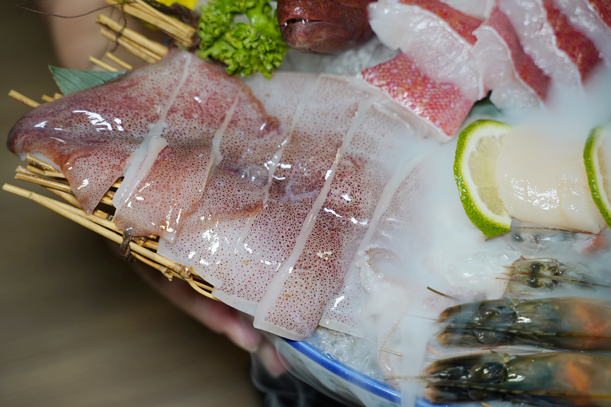 【灰鴿/鍋南屯店】台中南屯火鍋推薦 台中火鍋十大名店 自助吧無限量供應 壽星當日幾歲送幾隻蝦