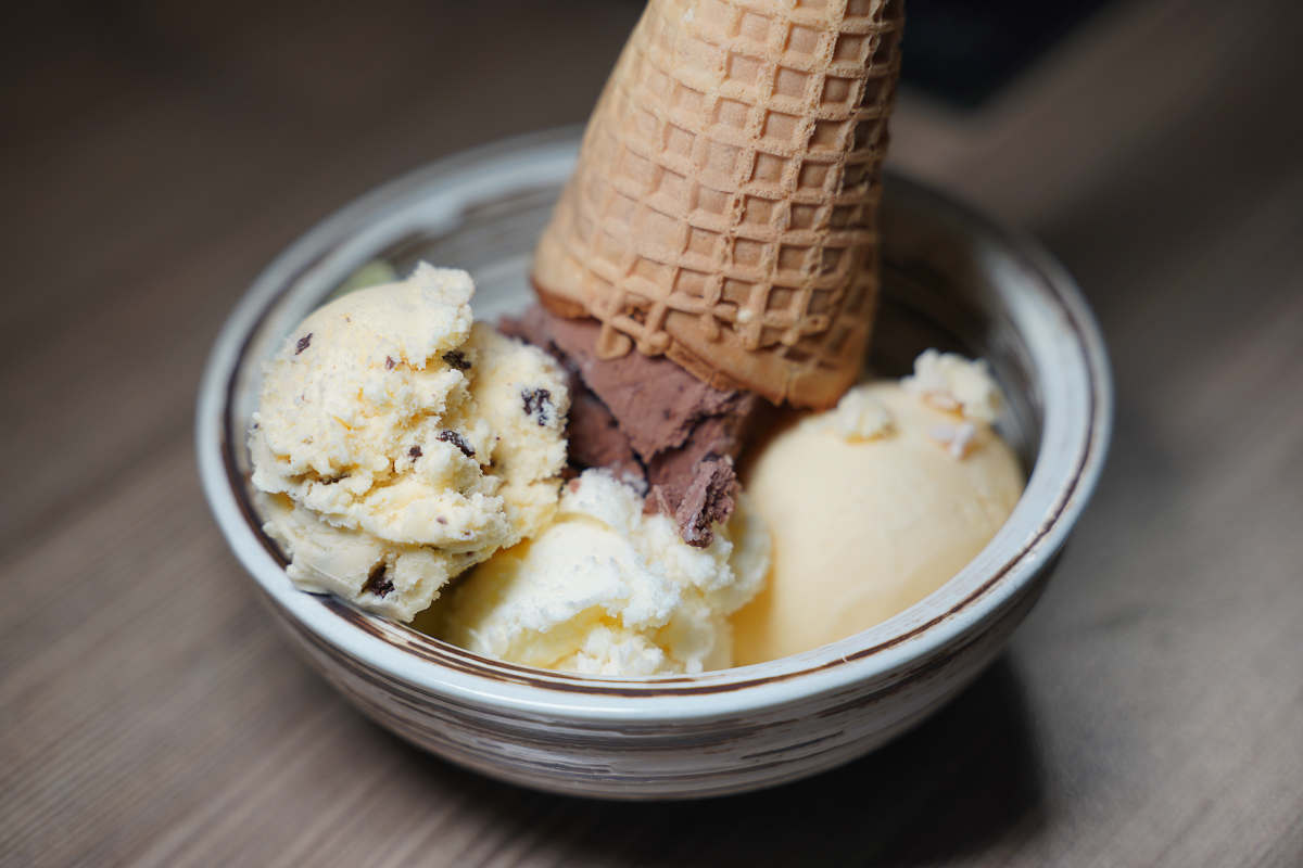 【灰鴿/鍋南屯店】台中南屯火鍋推薦 台中火鍋十大名店 自助吧無限量供應 壽星當日幾歲送幾隻蝦