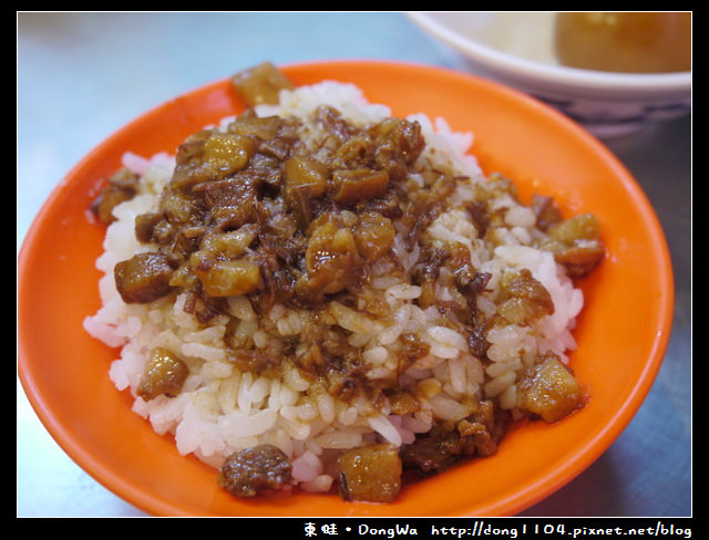 台北。萬華夜市。沛對原汁排骨湯。魯肉飯