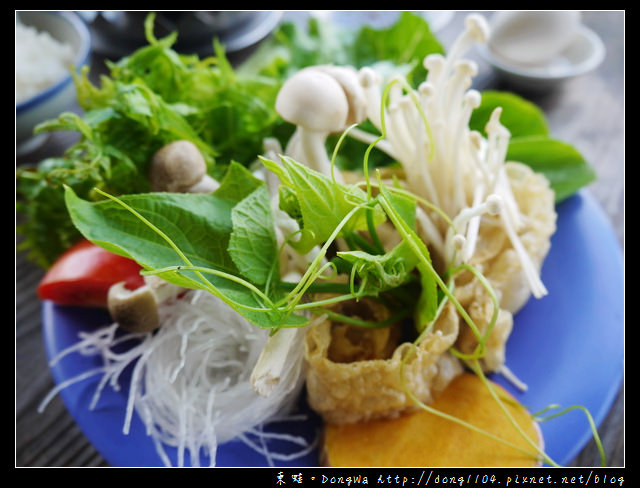 【台南食記】吃遍西拉雅。大鋤花間。純釀無花果雞腿鍋