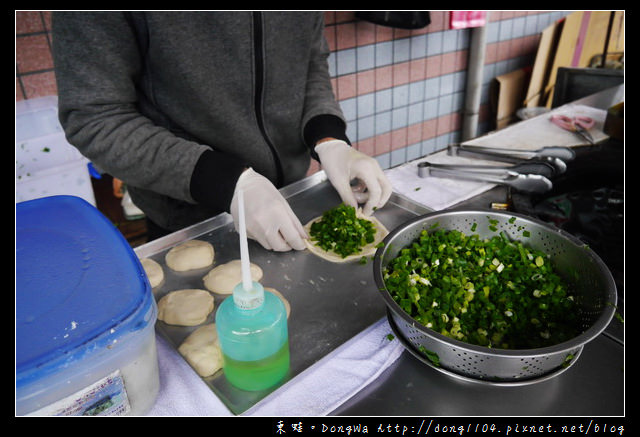【宜蘭食記】三星蔥油餅|現點現包現煎蔥油餅|何記三星蔥餡餅