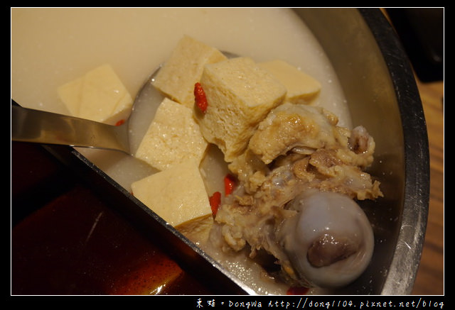 【新竹食記】竹東火鍋|漢方麻辣鴛鴦鍋|招牌火燄炙燒豬|岩漿火鍋竹東明星店