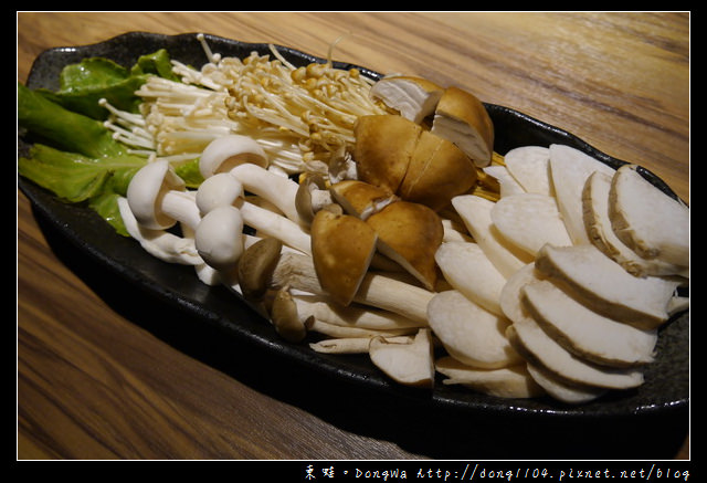 【新竹食記】竹東火鍋|漢方麻辣鴛鴦鍋|招牌火燄炙燒豬|岩漿火鍋竹東明星店