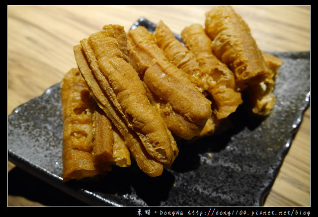 【新竹食記】竹東火鍋|漢方麻辣鴛鴦鍋|招牌火燄炙燒豬|岩漿火鍋竹東明星店