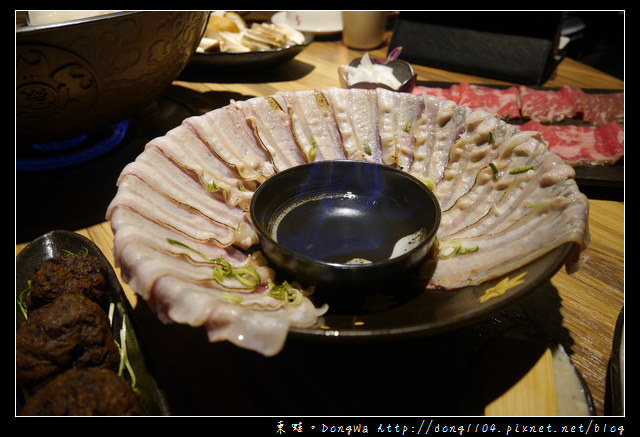 【新竹食記】竹東火鍋|漢方麻辣鴛鴦鍋|招牌火燄炙燒豬|岩漿火鍋竹東明星店