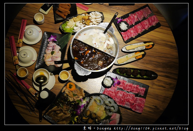 【新竹食記】竹東火鍋|漢方麻辣鴛鴦鍋|招牌火燄炙燒豬|岩漿火鍋竹東明星店