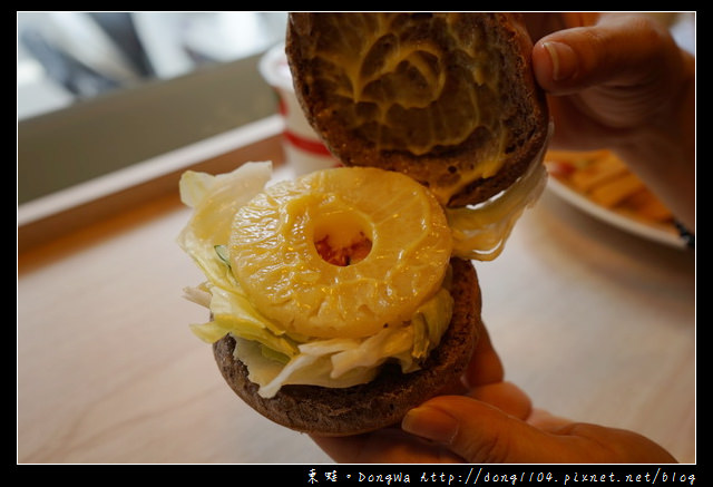 【中壢食記】中原大學早午餐|夏威夷紫米漢堡+活力套餐|蕃茄村 Brunch&Cafe 中壢中原店