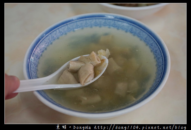【雲林食記】北港朝天宮周邊美食推薦|坐在五金行內吃早餐 金捷發煎盤粿