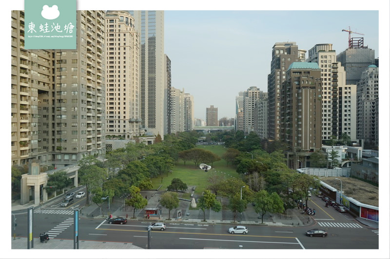 【台中免費景點推薦】自然流動的建築空間 宇宙行星體系空中花園 臺中國家歌劇院