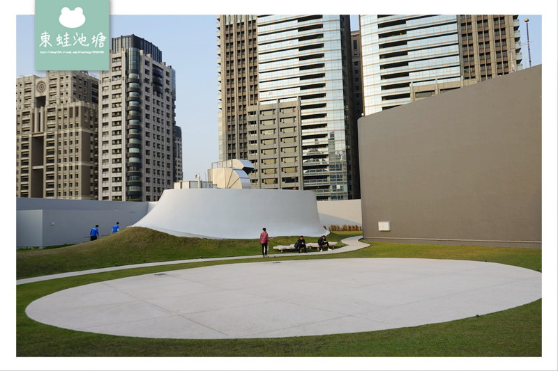 【台中免費景點推薦】自然流動的建築空間 宇宙行星體系空中花園 臺中國家歌劇院