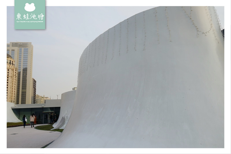 【台中免費景點推薦】自然流動的建築空間 宇宙行星體系空中花園 臺中國家歌劇院