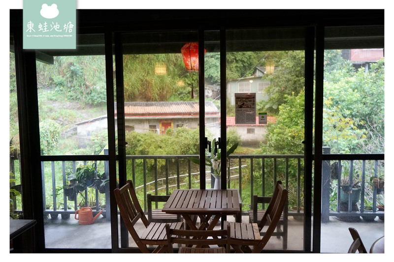 【新北平溪美食推薦】逛平溪老街喝平溪茶 六扇門茶館