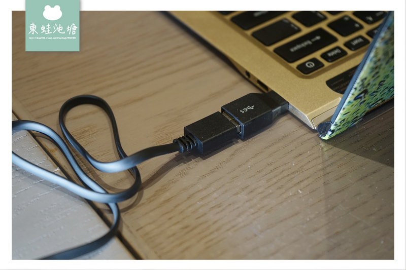 【筆電燈推薦】BenQ ScreenBar Lite 筆電智能掛燈 輕巧便攜 螢幕鍵盤零反光