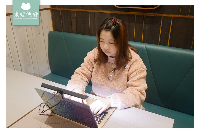 【筆電燈推薦】BenQ ScreenBar Lite 筆電智能掛燈 輕巧便攜 螢幕鍵盤零反光