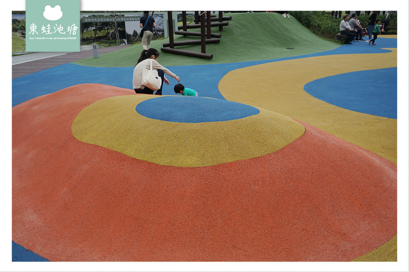 【台北內湖免費景點推薦】內湖共融式公園 魔力飛盤鞦韆/磨石滑梯/管型山丘/山訓遊戲場 大港墘公園共融式遊戲場