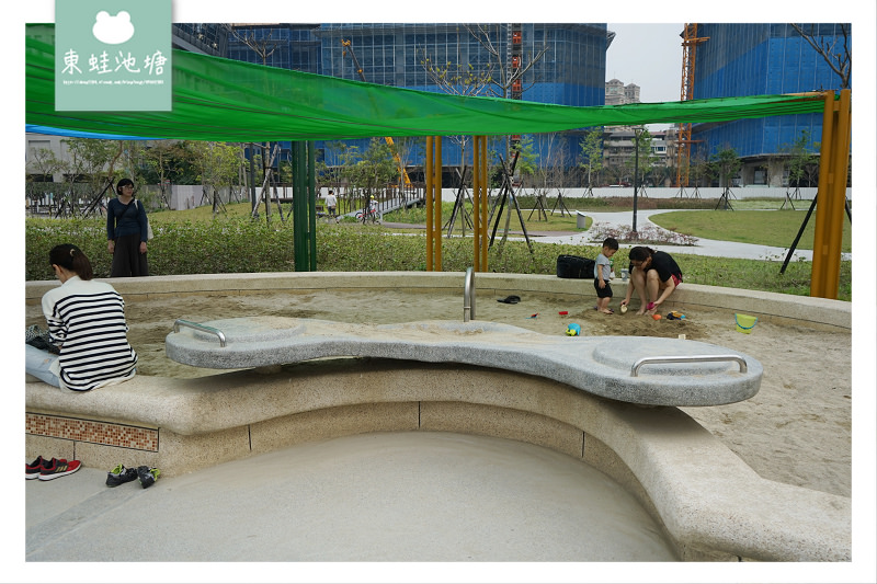 【台北內湖免費景點推薦】內湖共融式公園 魔力飛盤鞦韆/磨石滑梯/管型山丘/山訓遊戲場 大港墘公園共融式遊戲場