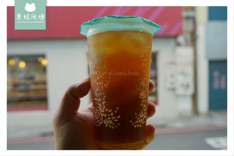 【台中公益路手搖飲推薦】舒適內用區 獨家桃膠雪燕配料 四季養生飲 江江珍奶茶 JIANG JIANG