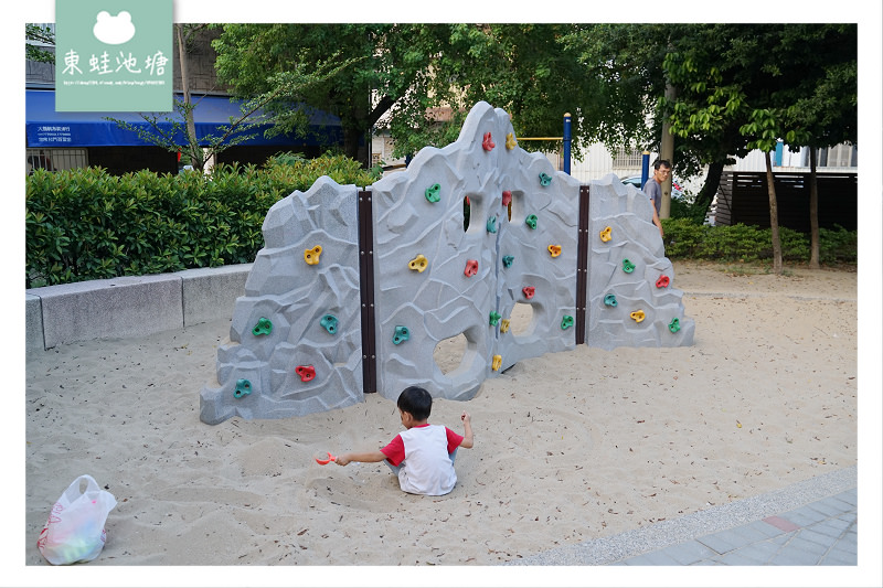 【彰化鹿港免費親子景點】兒童遊戲區 沙坑攀岩牆 鹿港小鹿兒童公園