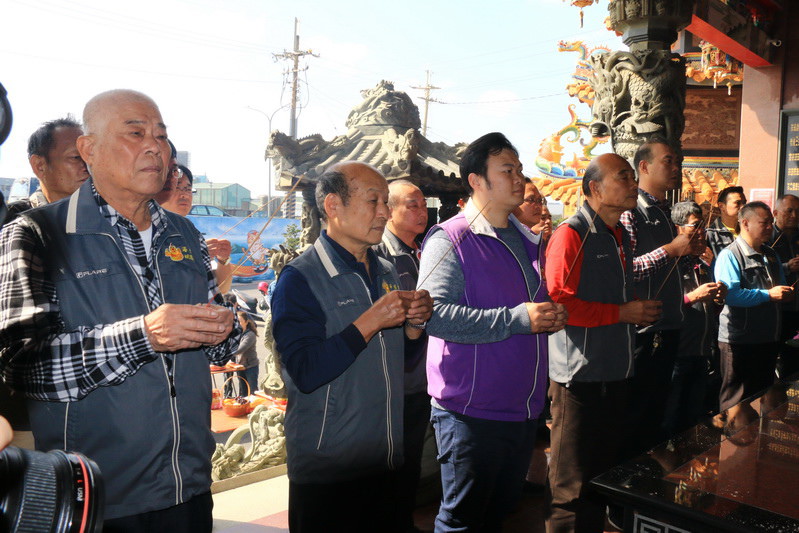 【桃園蘆竹海福宮】土地公慶生活動 雞排熱狗免費吃 擲杯送發財金雞母