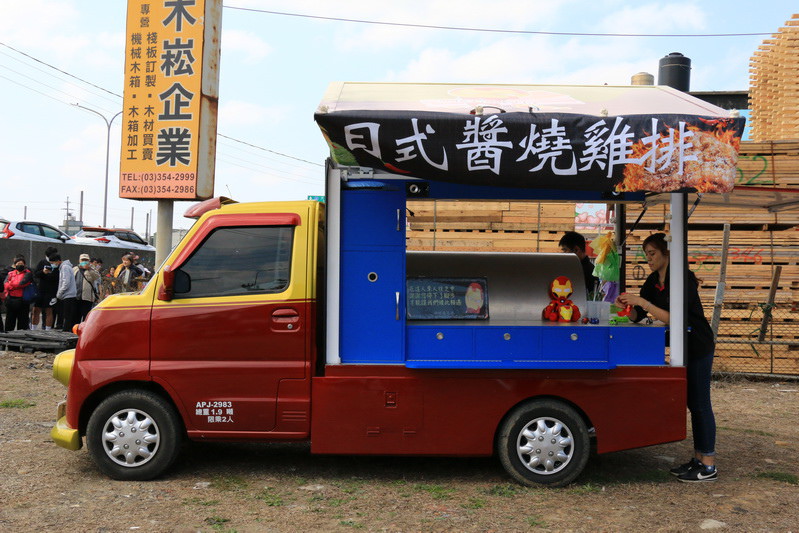 【桃園蘆竹海福宮】土地公慶生活動 雞排熱狗免費吃 擲杯送發財金雞母